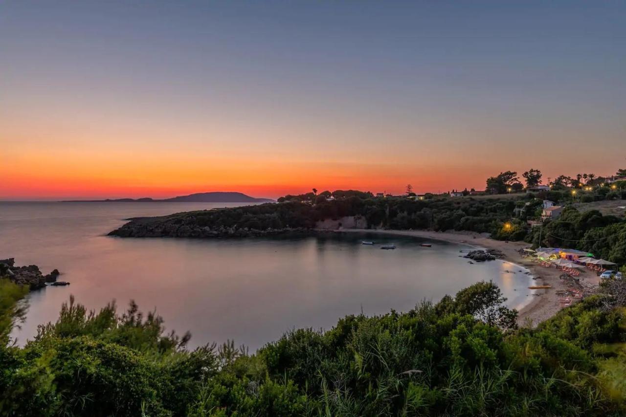 Villa Idyle - Beachfront Residence Tragana  Экстерьер фото